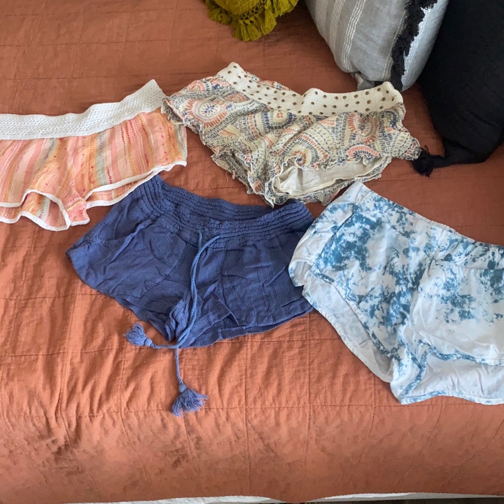 Set of three lightweight shorts Ripcurl & Roxy